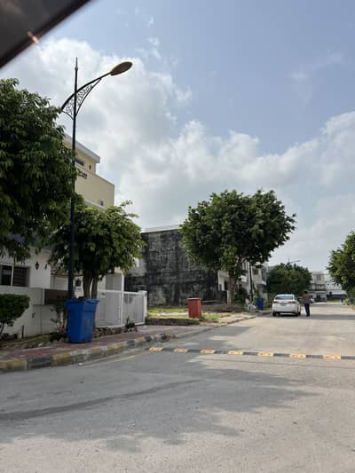 Bahria enclave sector M 10 Marla prime location plot for sale at reasonable price