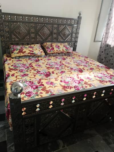 King size Iron Bed
