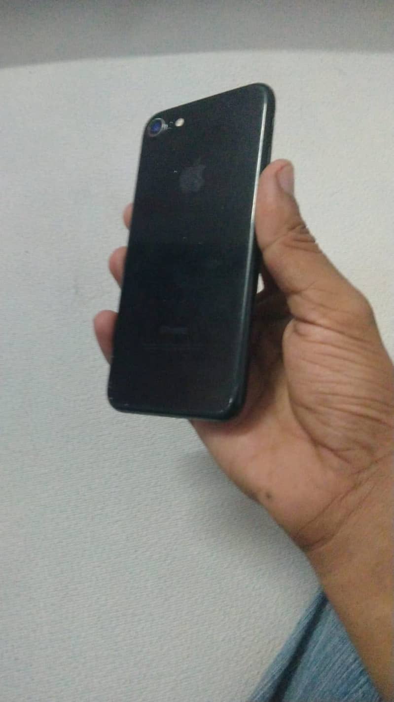 Apple iPhone 7 4