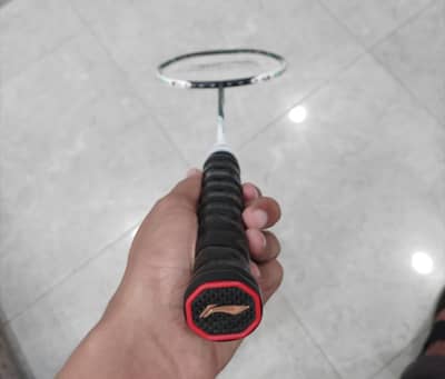 lining tectonic 9 Bedminton racket for sale new only grip and stings