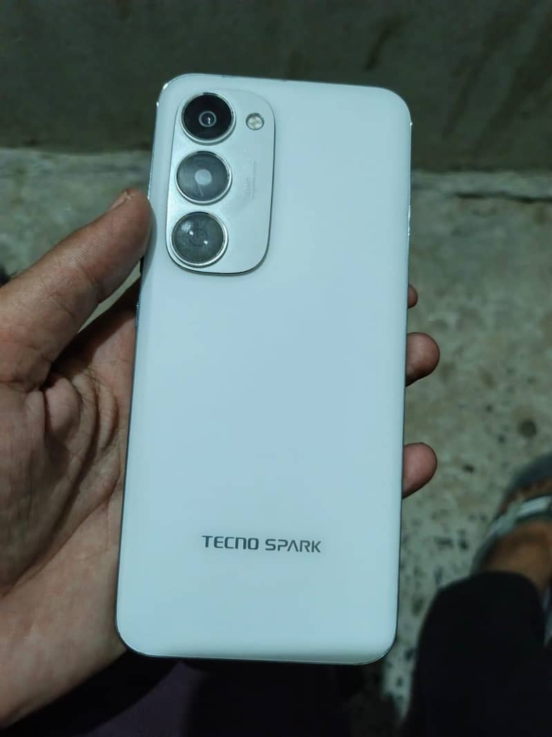 TECNO SPARK 40 PRO PLUS 0