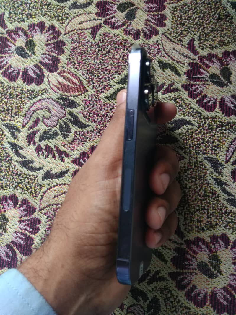 Apple iPhone 14 Pro 3