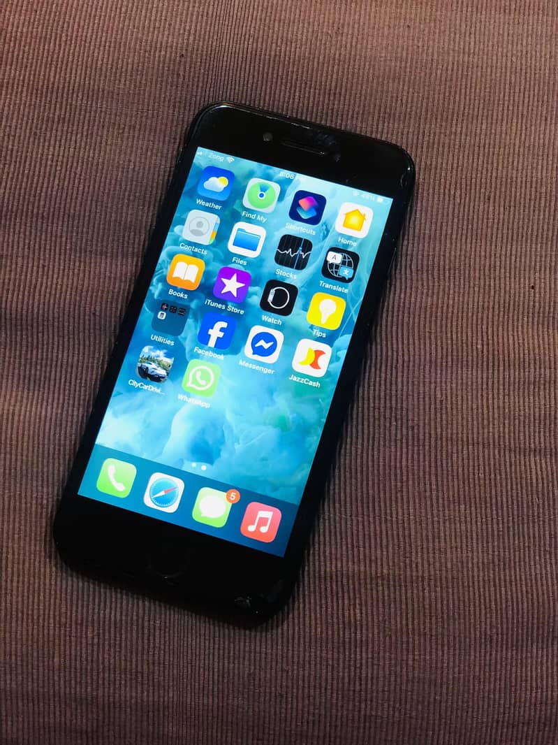 Apple iPhone 7 0