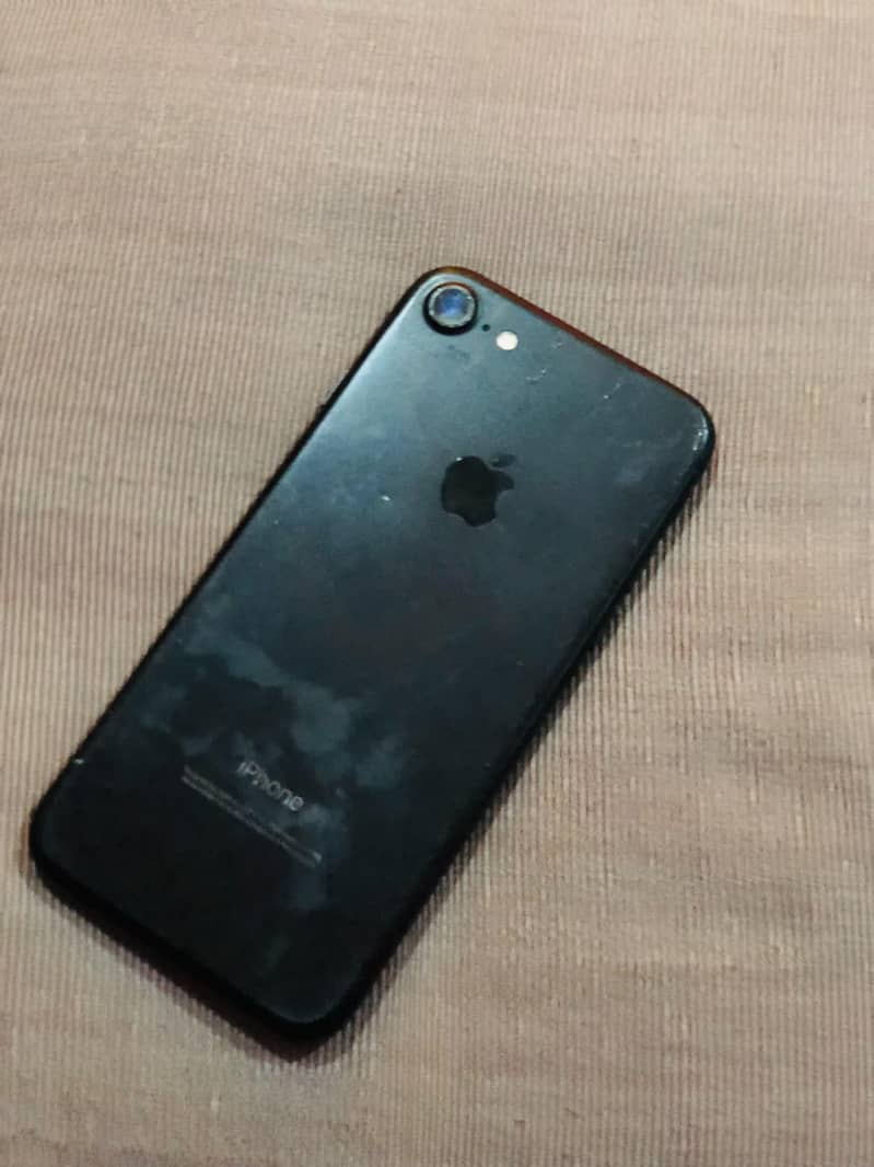 Apple iPhone 7 1