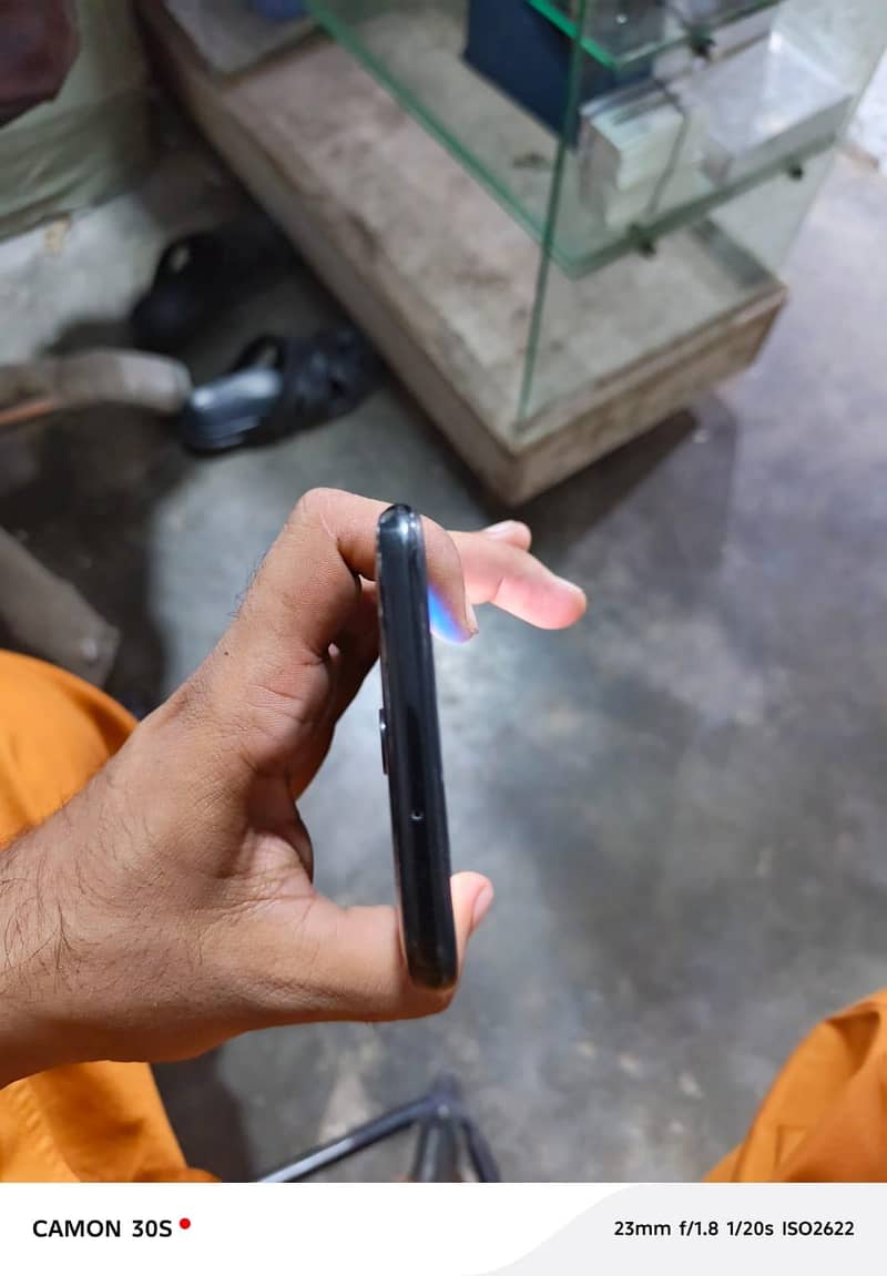 One Plus 6T 5