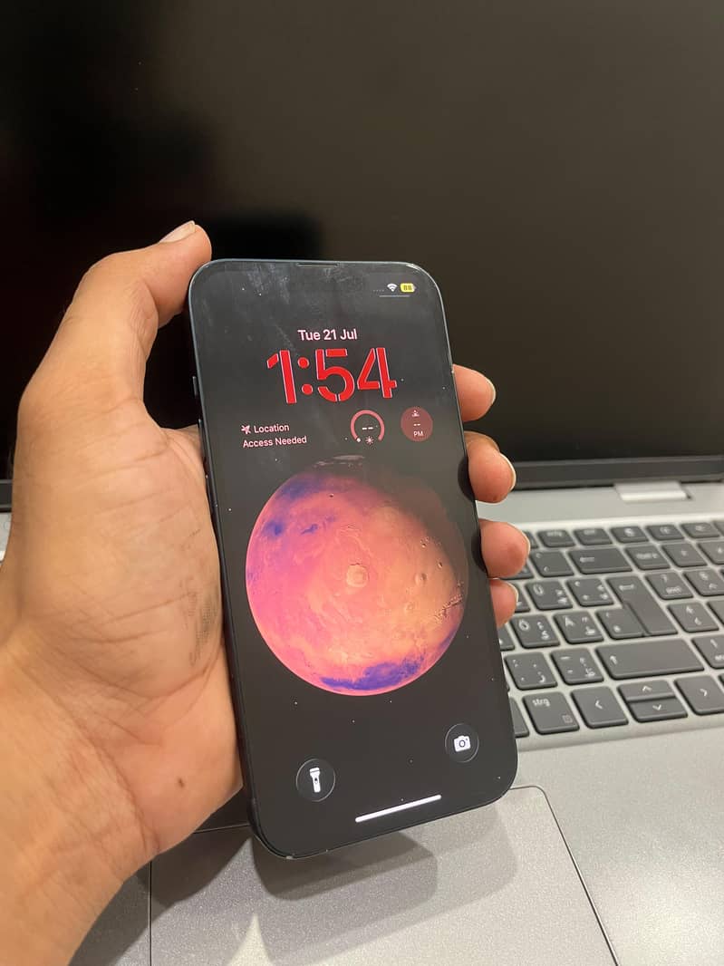 Apple iPhone 13 0