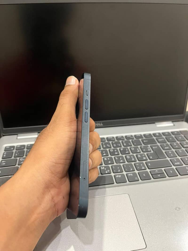 Apple iPhone 13 4