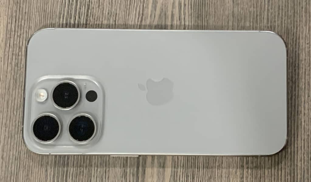 Apple iPhone 15 Pro 0