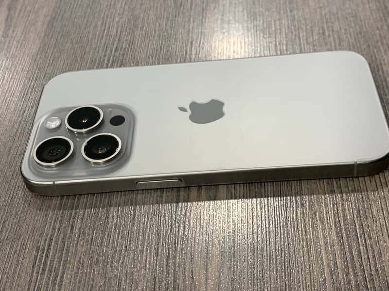 Apple iPhone 15 Pro 1