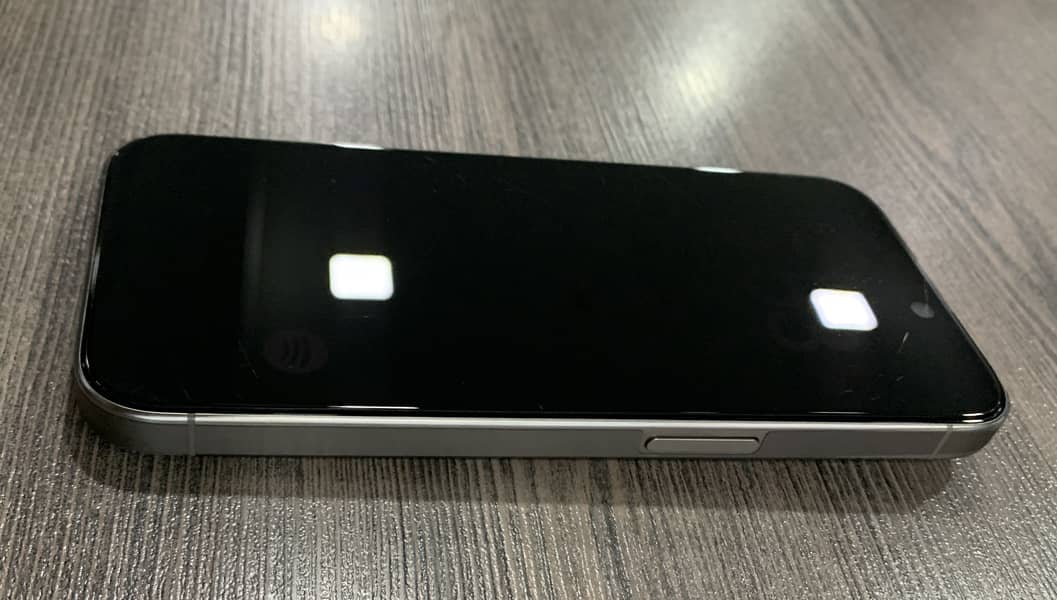 Apple iPhone 15 Pro 2