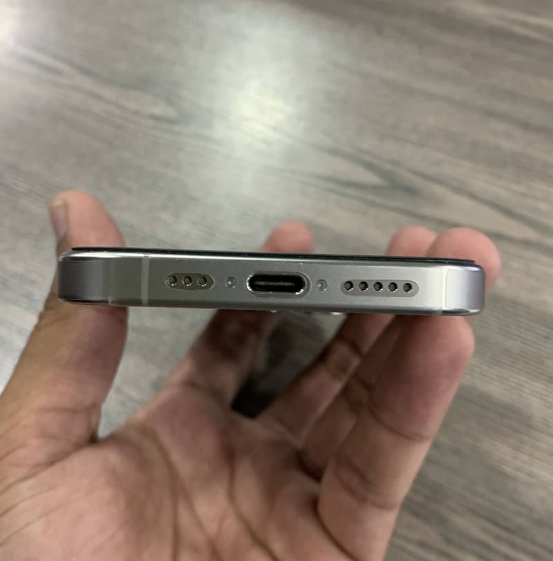 Apple iPhone 15 Pro 7