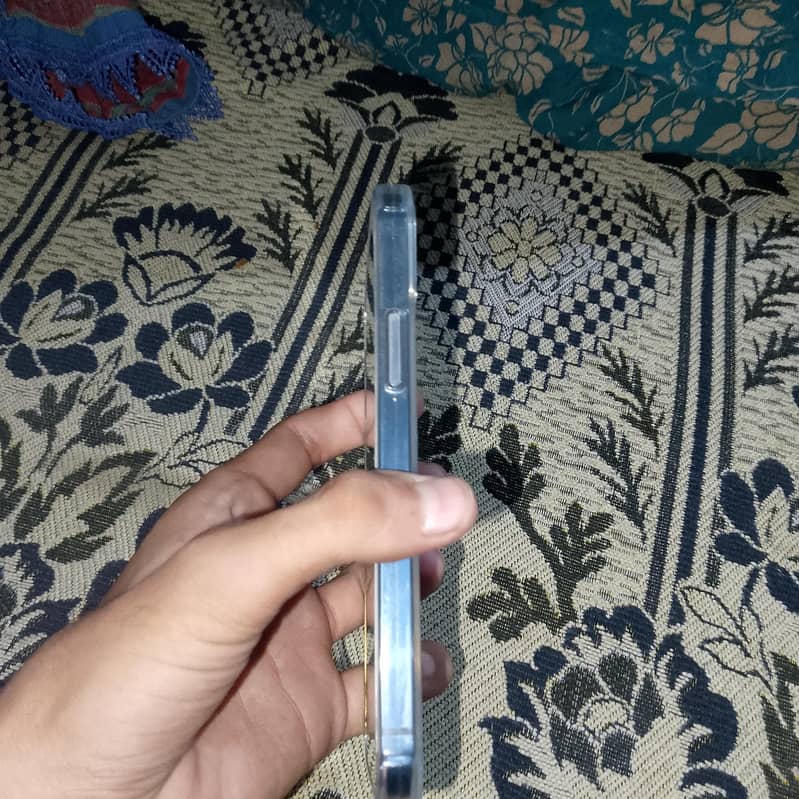Apple iPhone 12 1