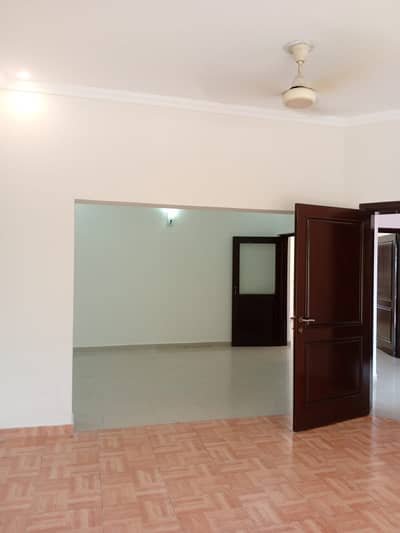 Beautiful 10 Marla House For Rent | 4 Bed, 5 Bath | Ideal Family Living