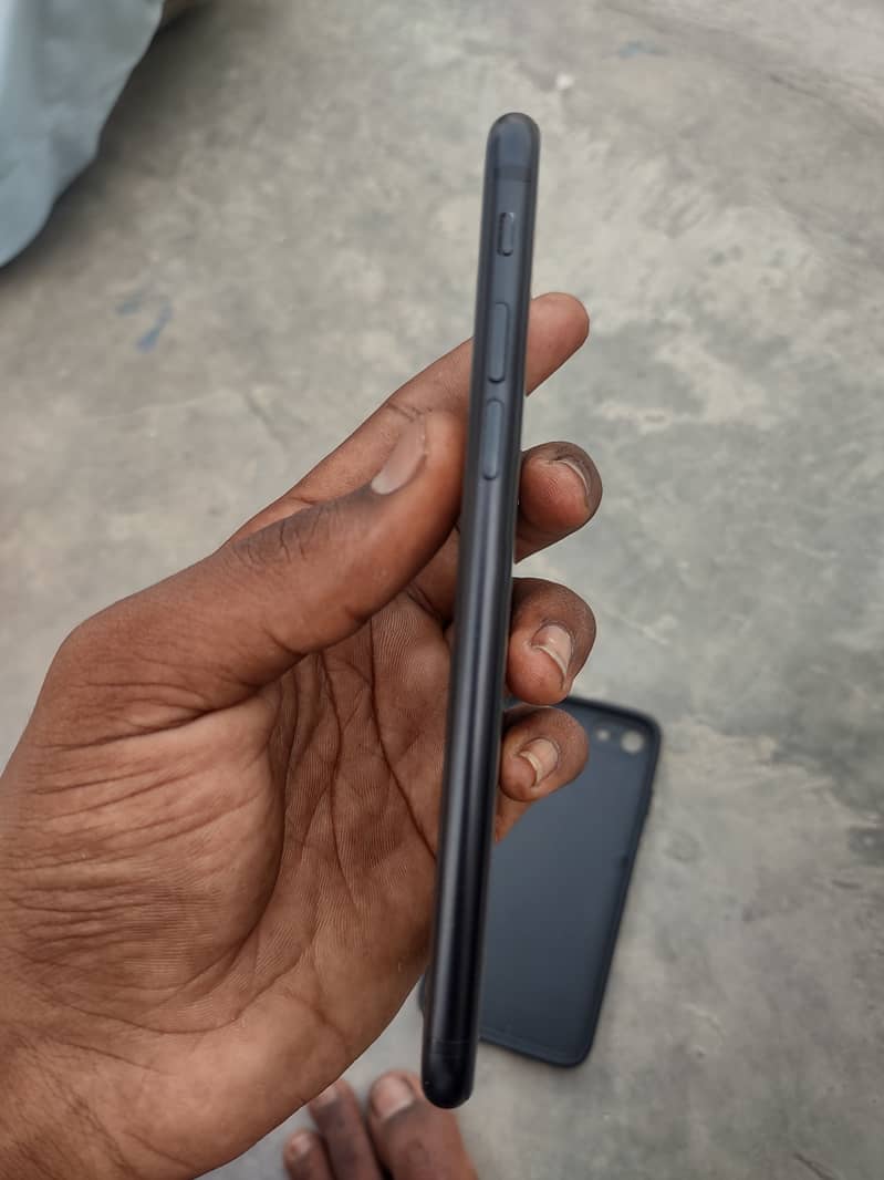 Apple iPhone SE 2 2