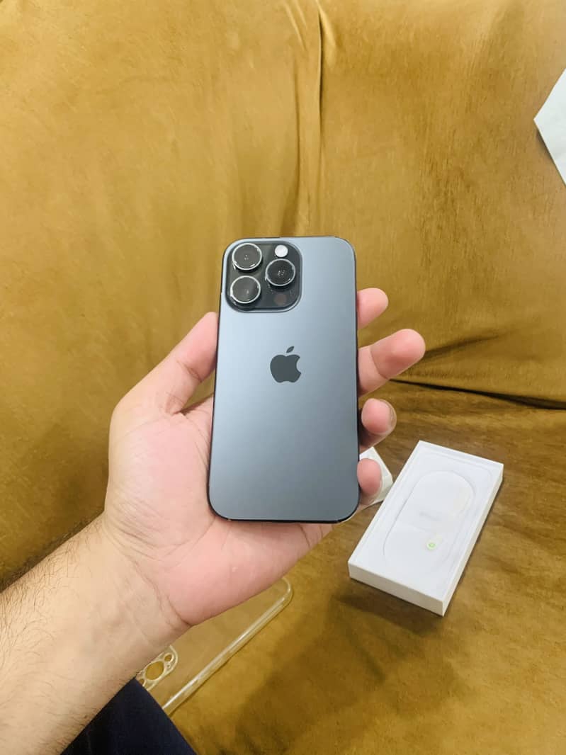 Apple iPhone 16 Pro 4