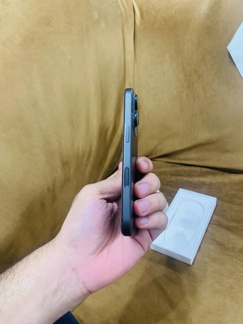 Apple iPhone 16 Pro 5
