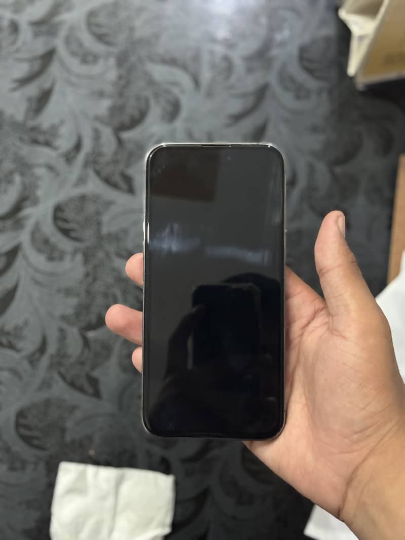 Apple iPhone 14 Pro Max 3