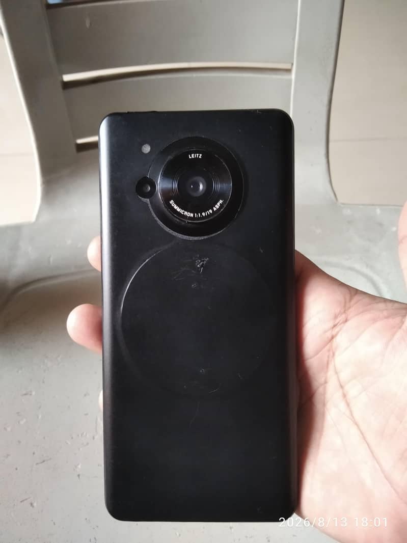 Sharp Aquos R7 1