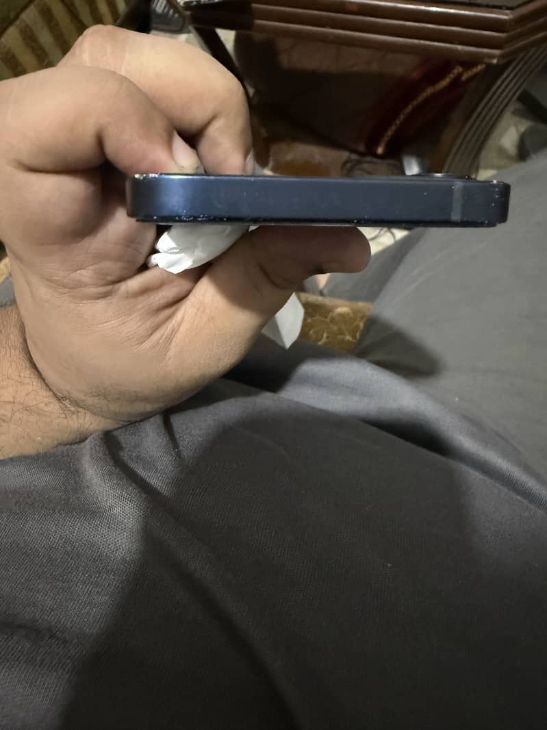 Apple iPhone 12 6