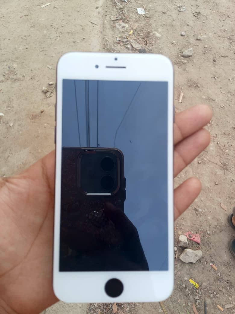 Apple iPhone 7 1