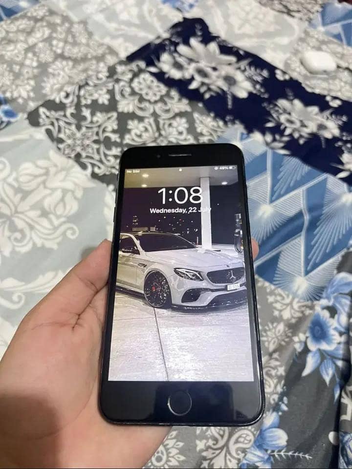 Apple iPhone 7 Plus 1