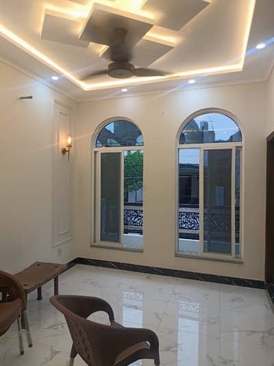 8 Marla upper portion available New super town Lahore