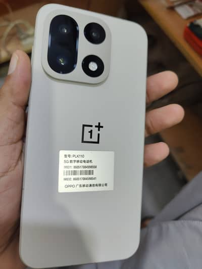 OnePlus 15 16GB/512GB – Non PTA – Snapdragon 8 Elite Gen 5