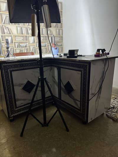 Gaming table & video creator table & mobile shop teble