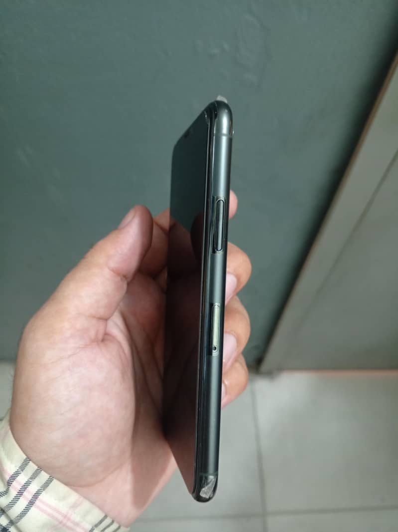 Apple iPhone 11 Pro 1