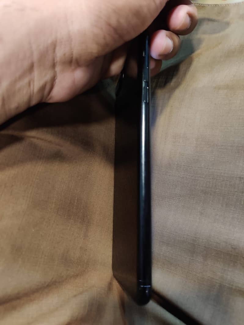 Apple iPhone 7 Plus 3
