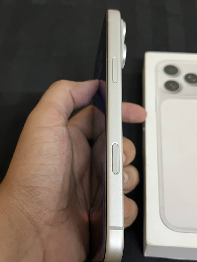 Iphone 17 pro max 4