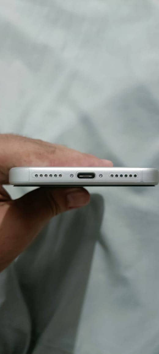 Apple iPhone 17 Pro Max 4
