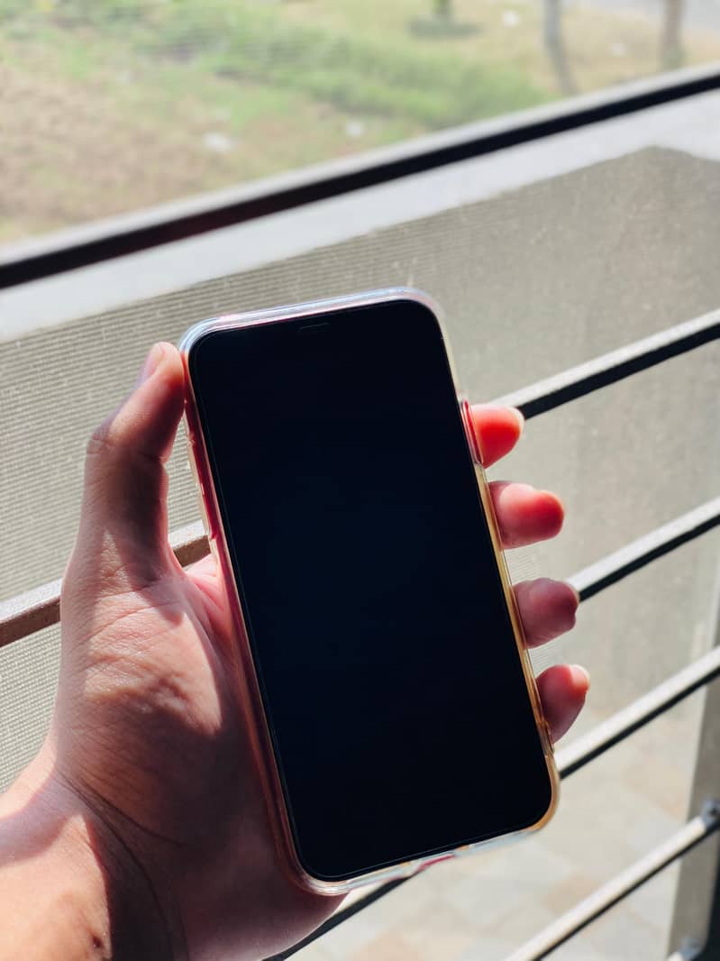 Apple iPhone 11 3