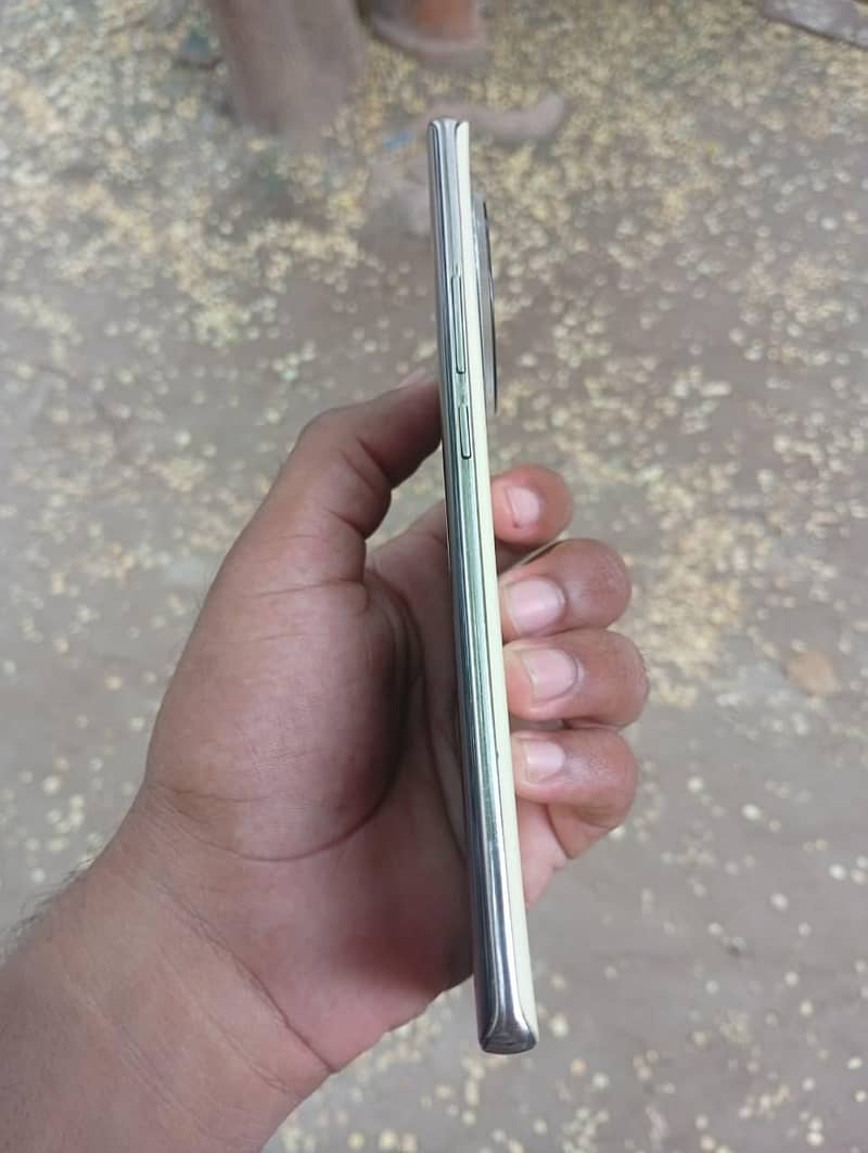 Tecno CAMON 30S 3