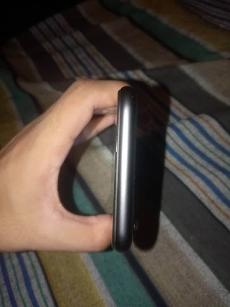 Apple iPhone 11 5