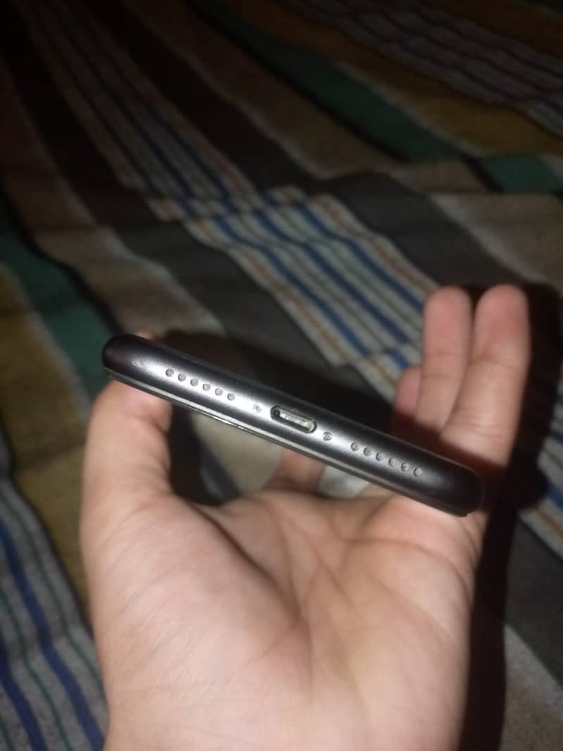 Apple iPhone 11 6