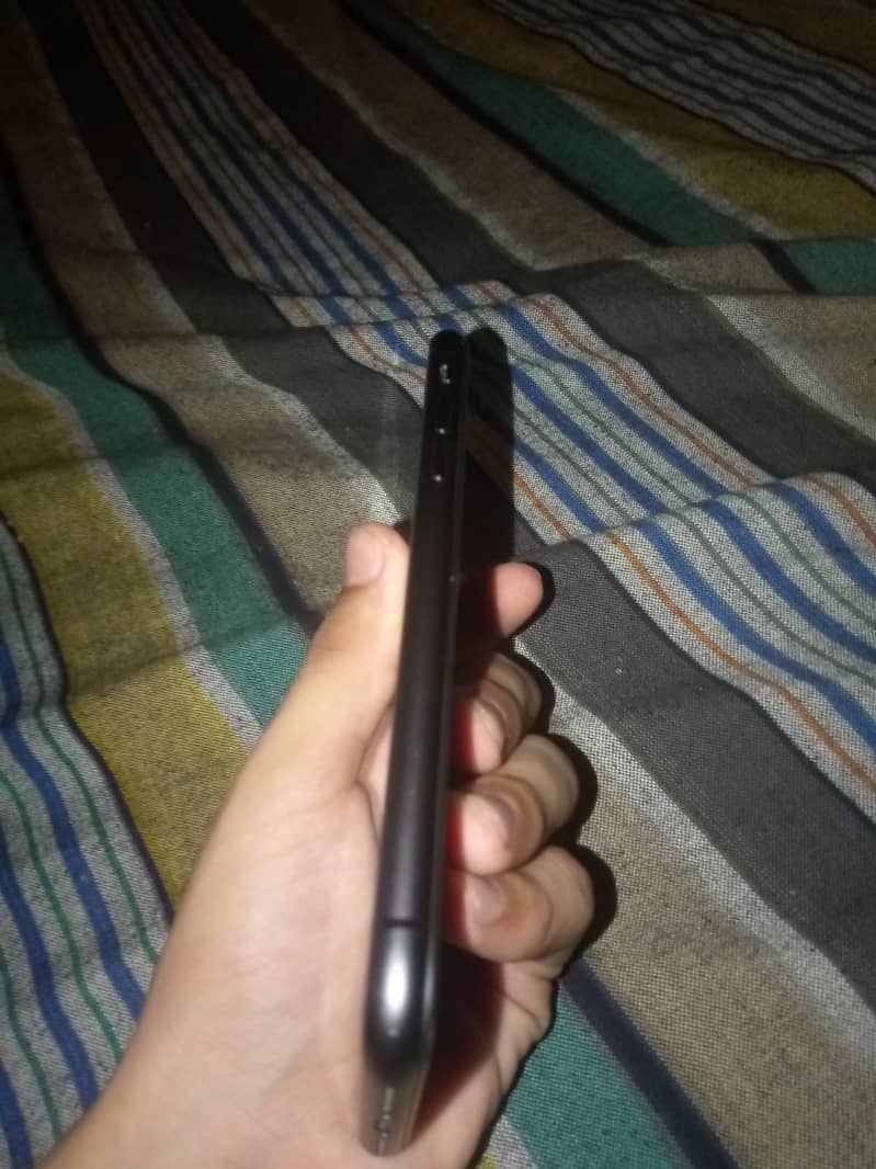 Apple iPhone 11 7