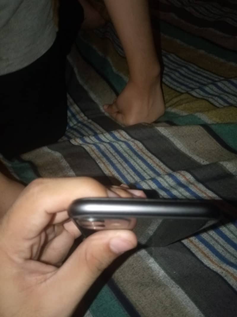 Apple iPhone 11 8