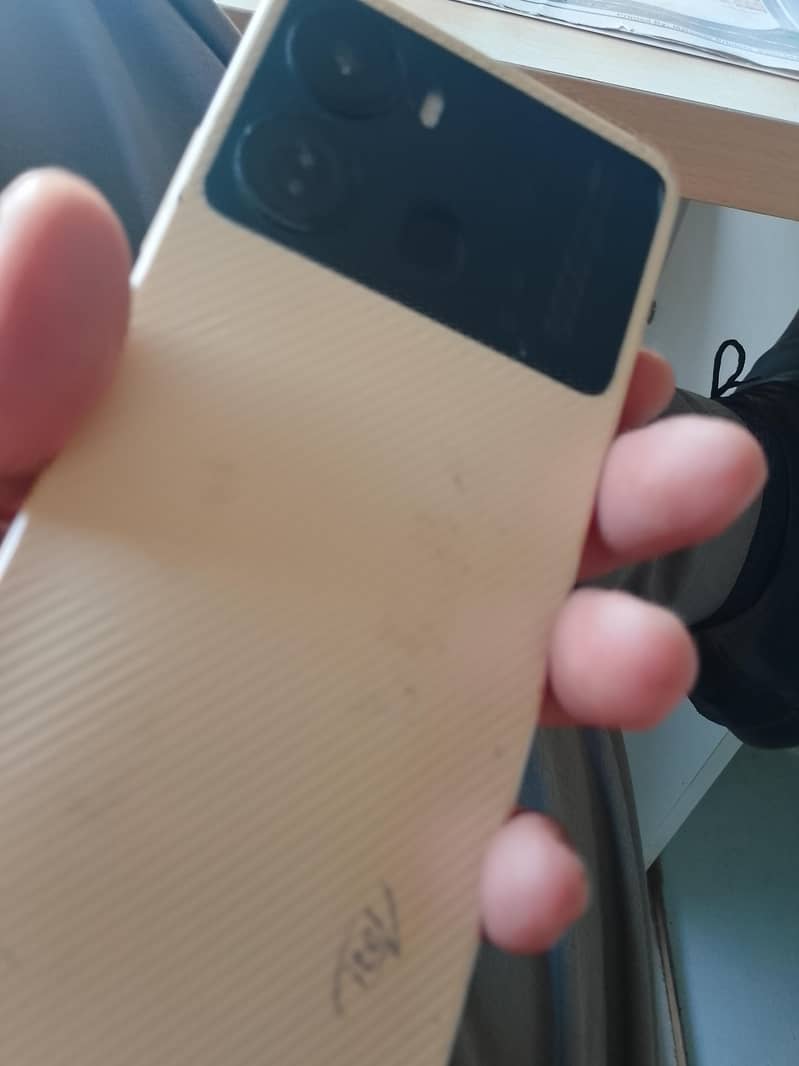 Itel P40 8
