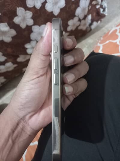 Apple iPhone 16 Pro