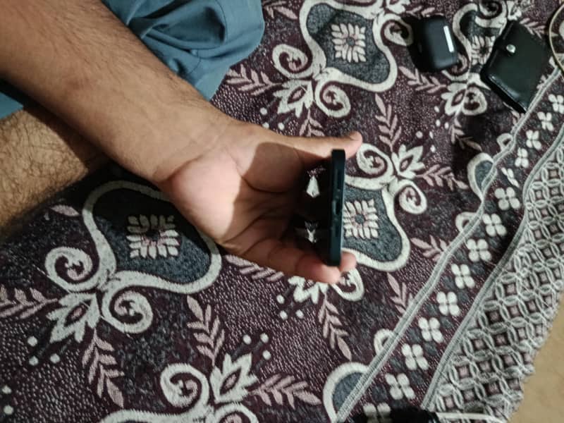 Apple iPhone 13 1