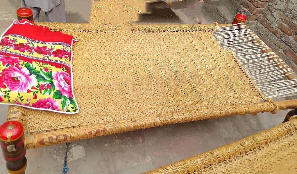 چارپاٸیاں 1