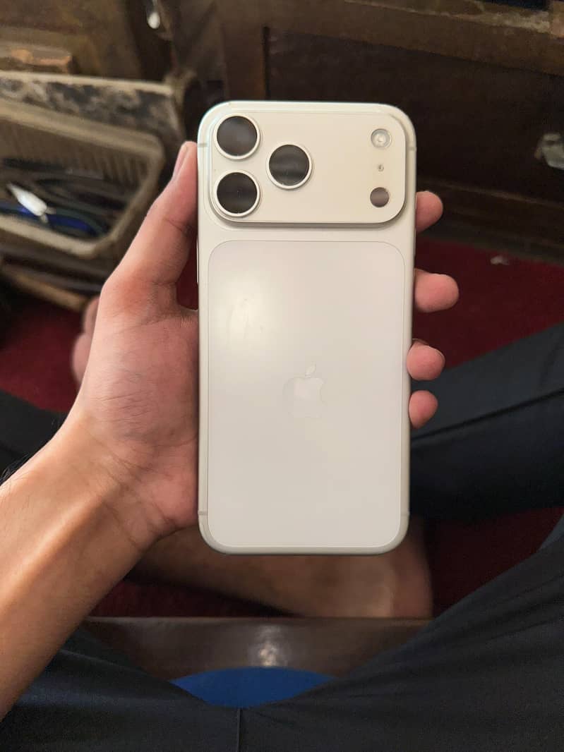 Apple iPhone 17 Pro Max 2