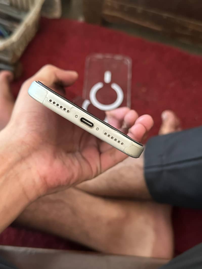Apple iPhone 17 Pro Max 4