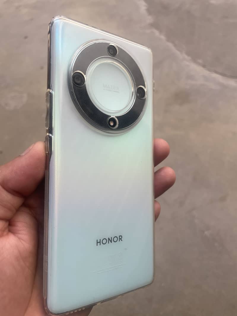 Honor Magic5 Lite 3