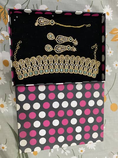 Ladies  jewellery