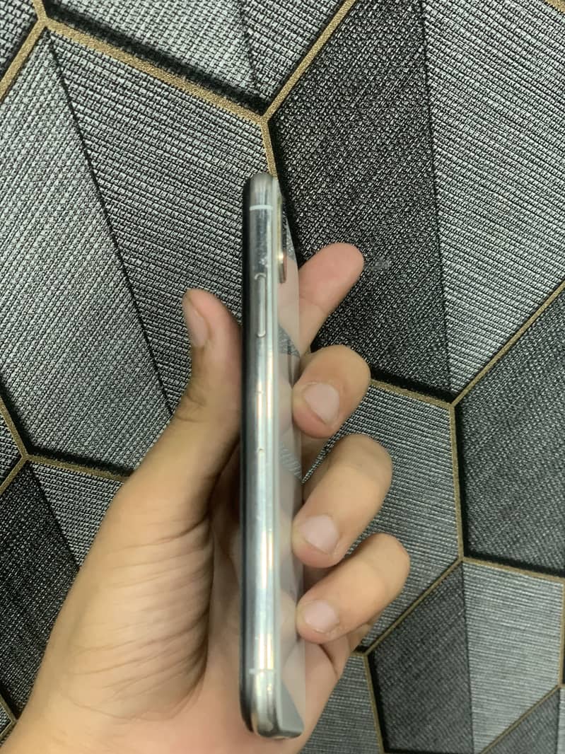 Apple iPhone X 2