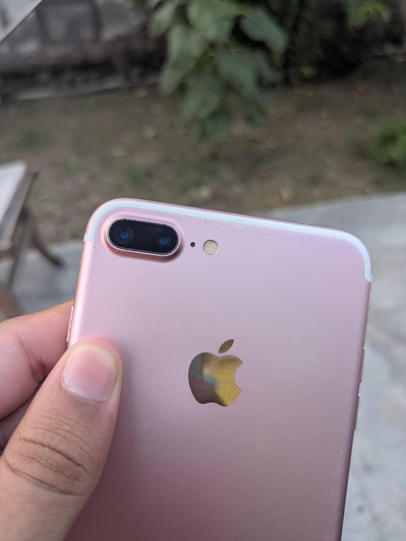 Apple iPhone 7 Plus 2
