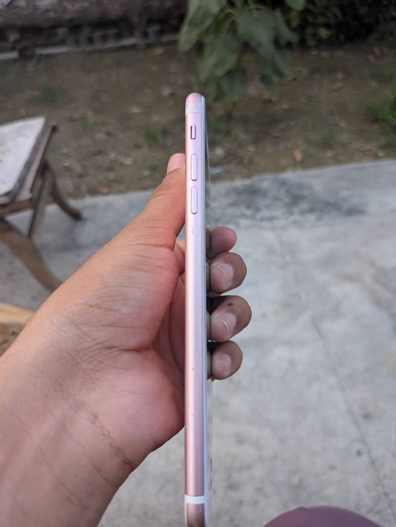 Apple iPhone 7 Plus 3