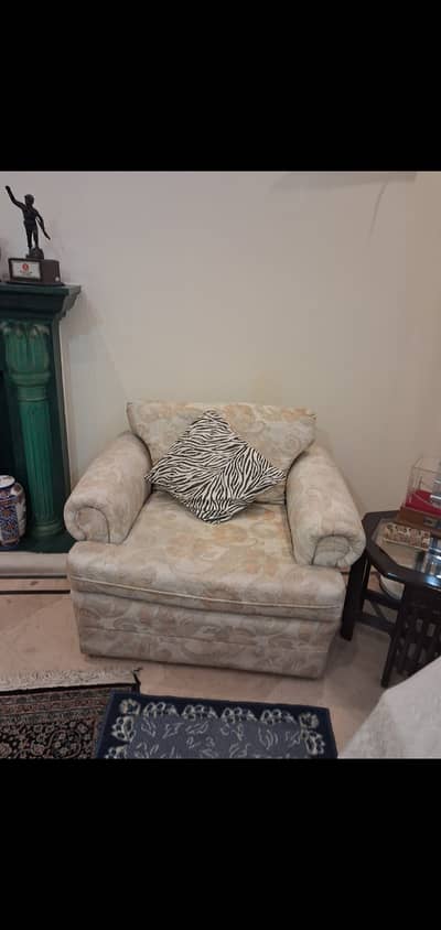 6 seater sofa with 2 stools